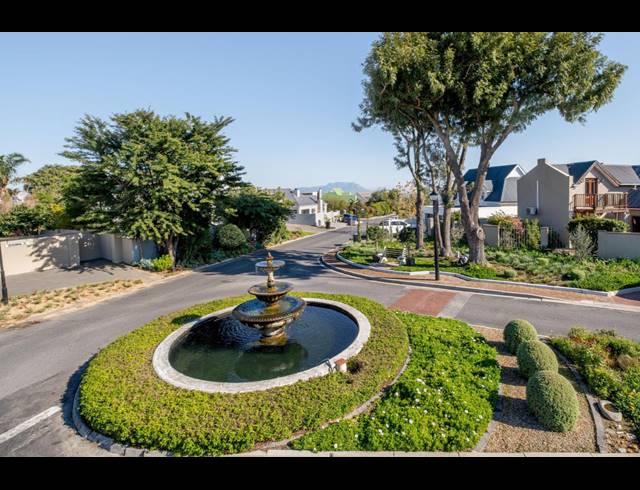 4 BEDROOM HOUSE FOR SALE IN ZEVENDAL